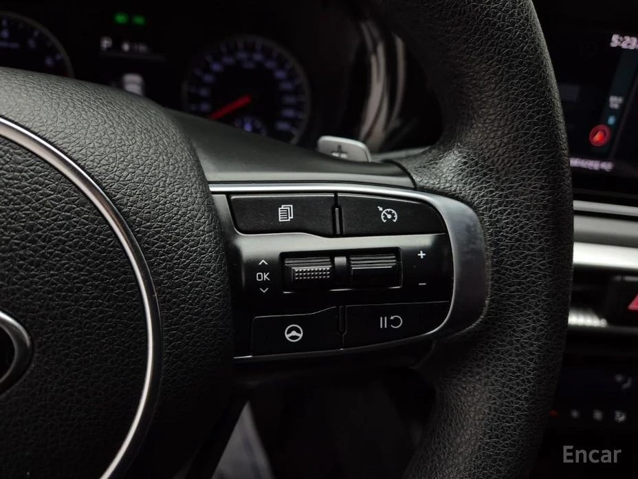 Kia K5 ПОДГРЕВ* КАМЕРА* КЕЙЛЕС* АВТОПИЛОТ* КОЖА* , снимка 8 - Автомобили и джипове - 54253478