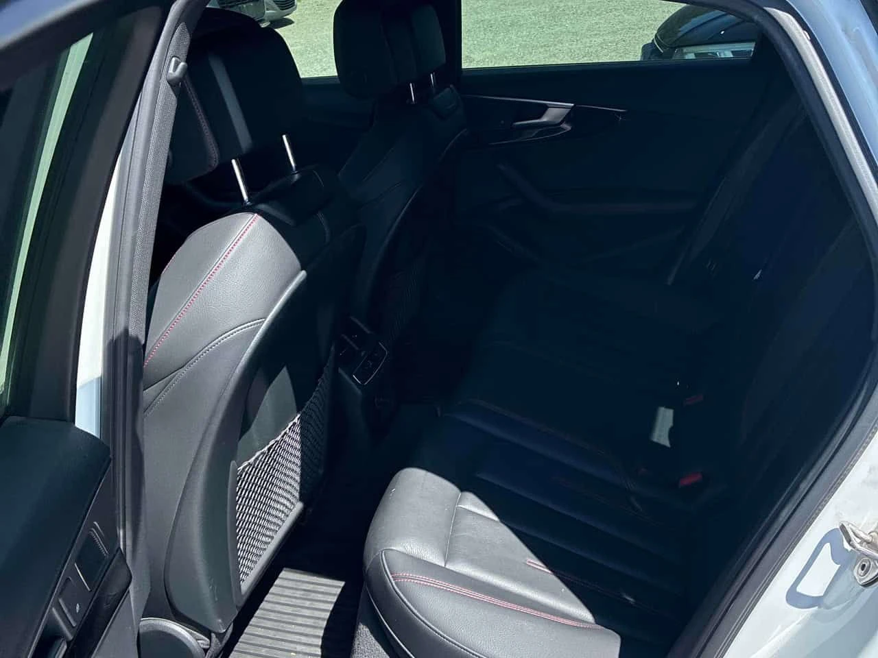Audi A4 Technik /360/DIS/B&O/АВТОКРЕДИТ, снимка 12 - Автомобили и джипове - 54726362
