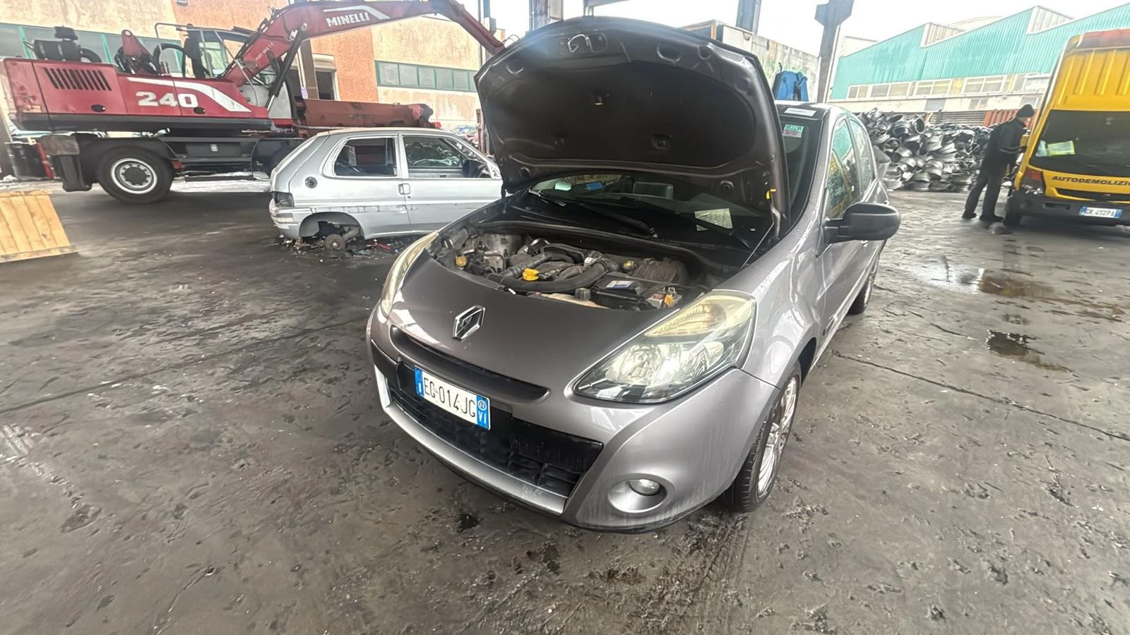 Renault Clio 1.5dci, снимка 3 - Автомобили и джипове - 54965727