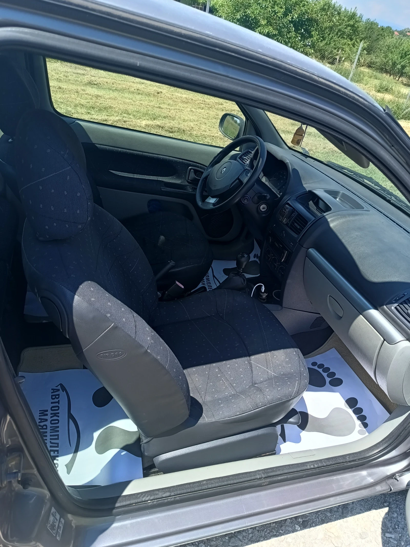 Renault Clio 2, снимка 8 - Автомобили и джипове - 55042874
