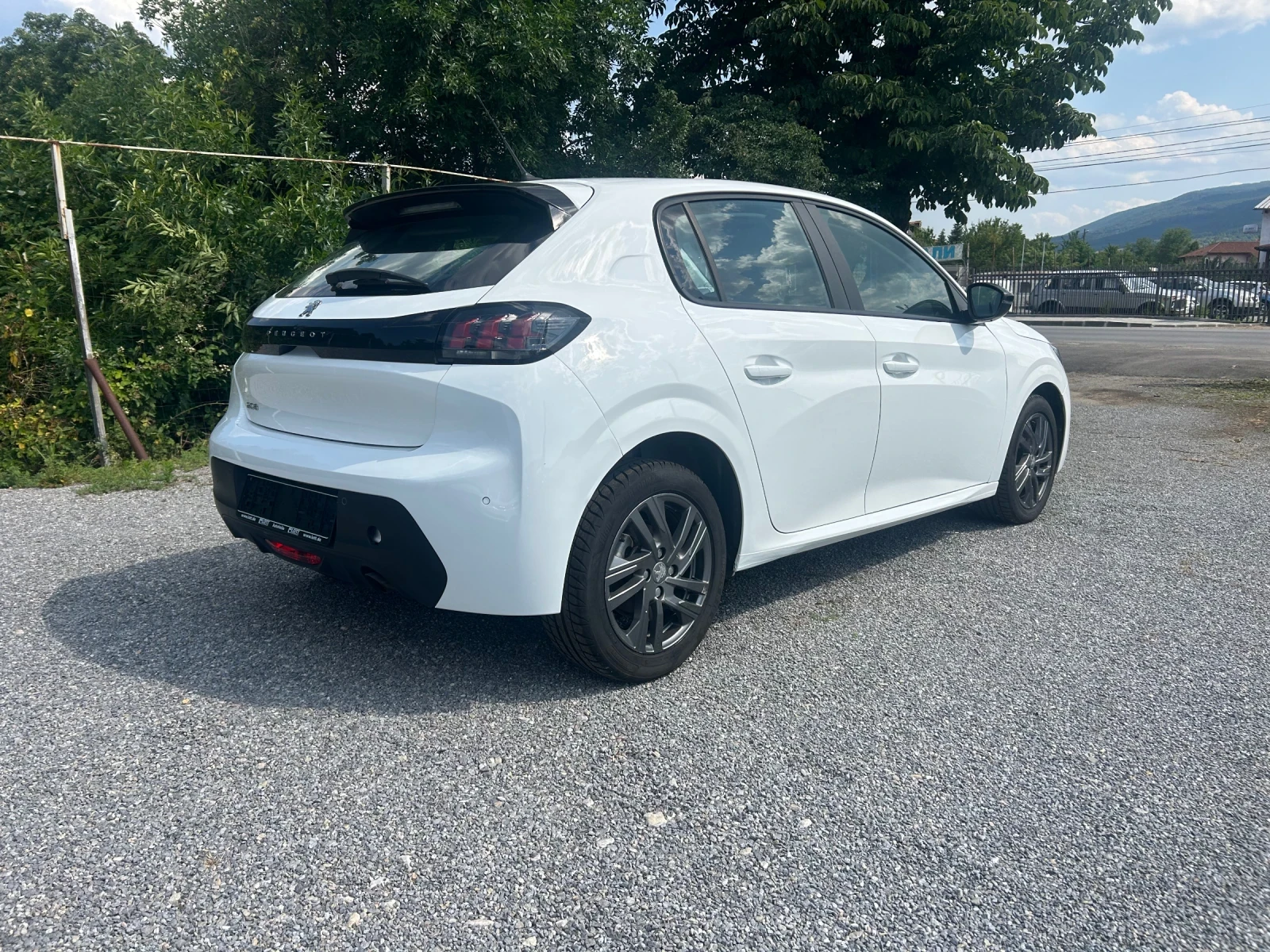 Peugeot 208 1.5 Blue Hdi, снимка 7 - Автомобили и джипове - 55352656