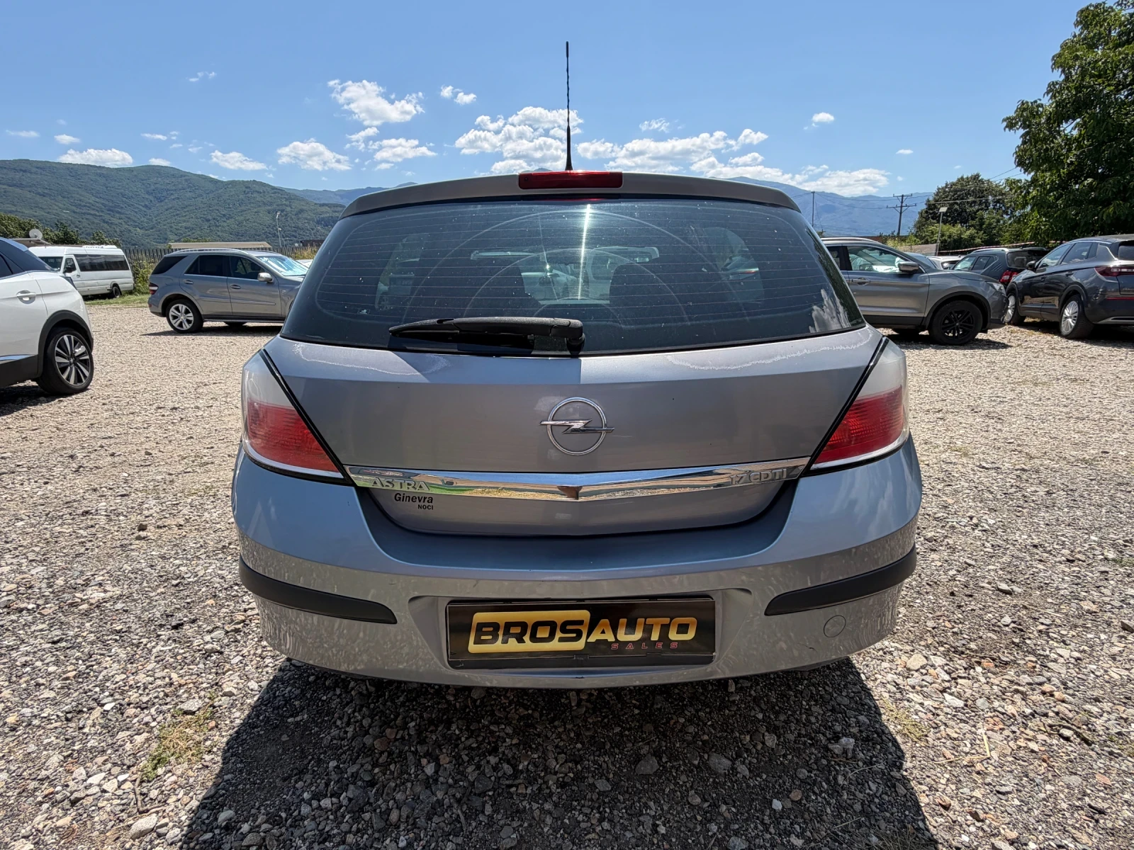 Opel Astra 1, 7 CDTI KLiMA, снимка 6 - Автомобили и джипове - 55393283