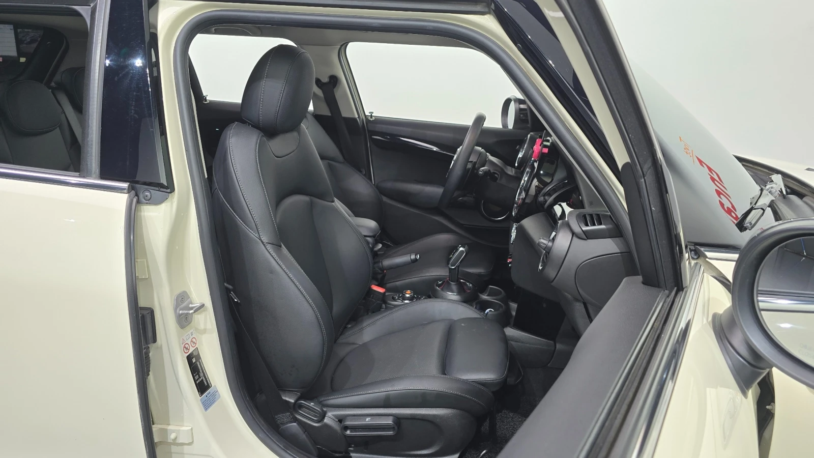 Mini Cooper s 2.0 Turbo, снимка 9 - Автомобили и джипове - 55431337