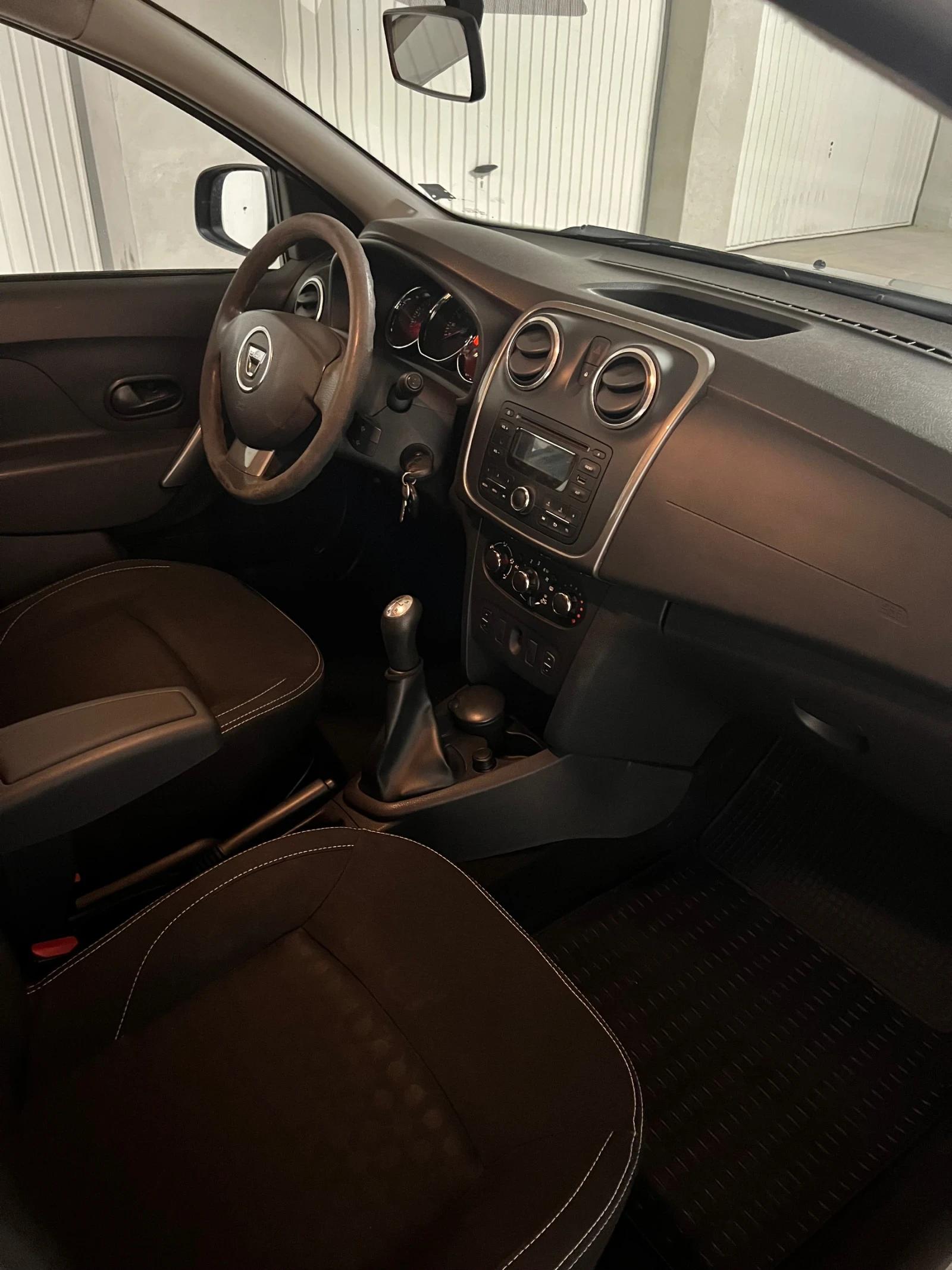 Dacia Logan, снимка 6 - Автомобили и джипове - 55478456