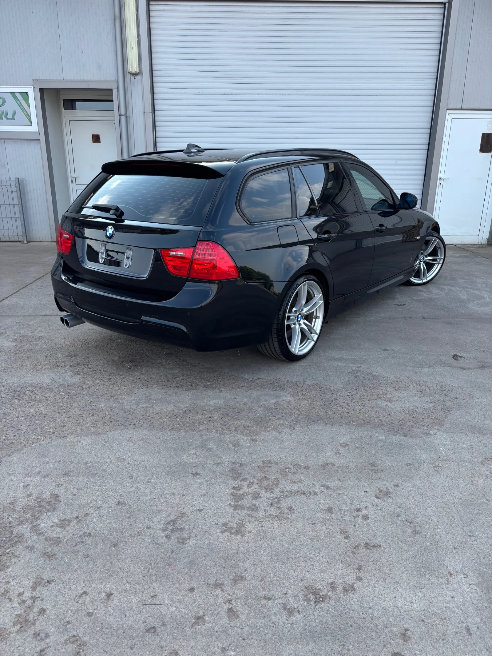 BMW 325 D * M57* * CIC* * KEYLESS* * FACELIFT* , снимка 4 - Автомобили и джипове - 55658232