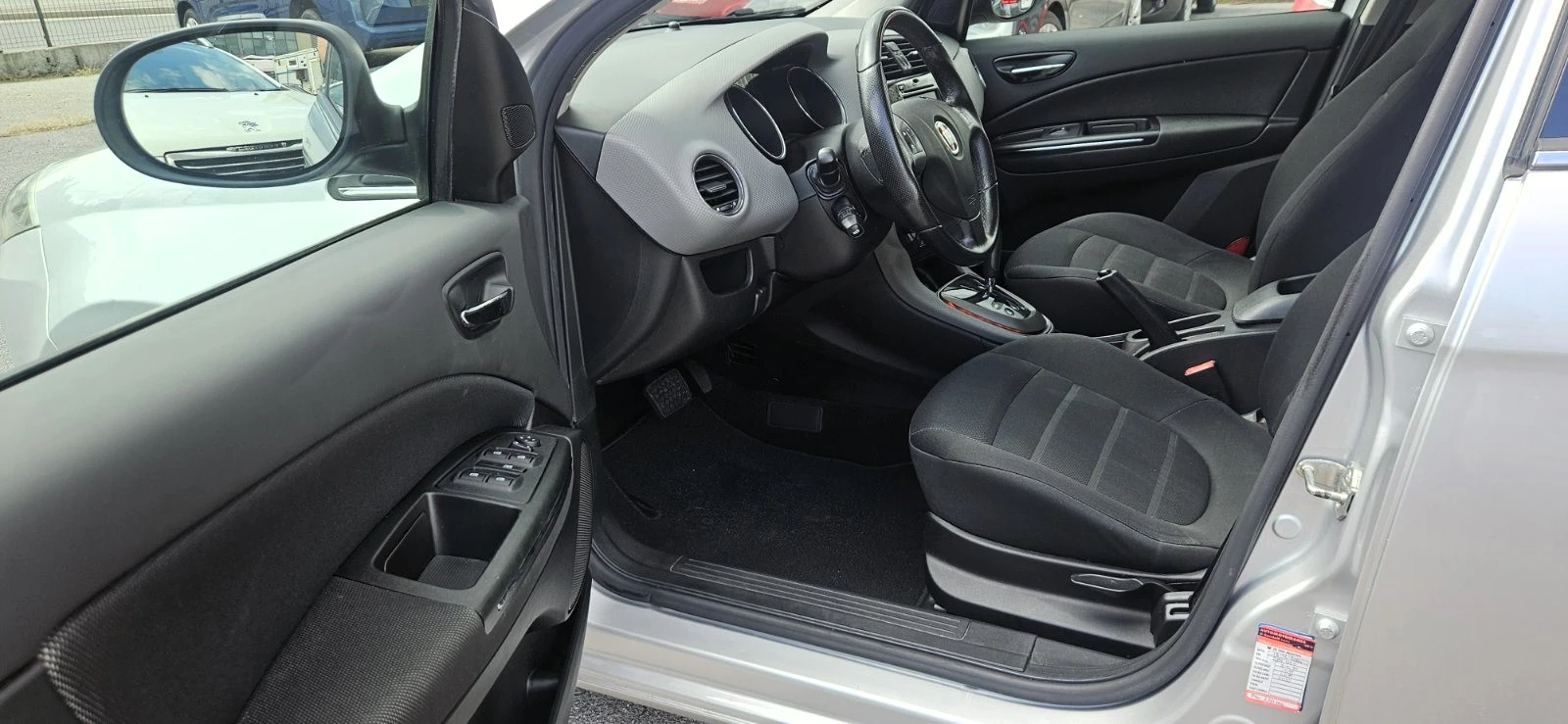 Fiat Bravo 1.6 Mjet AUTOMATIC EURO 5, снимка 3 - Автомобили и джипове - 55975474