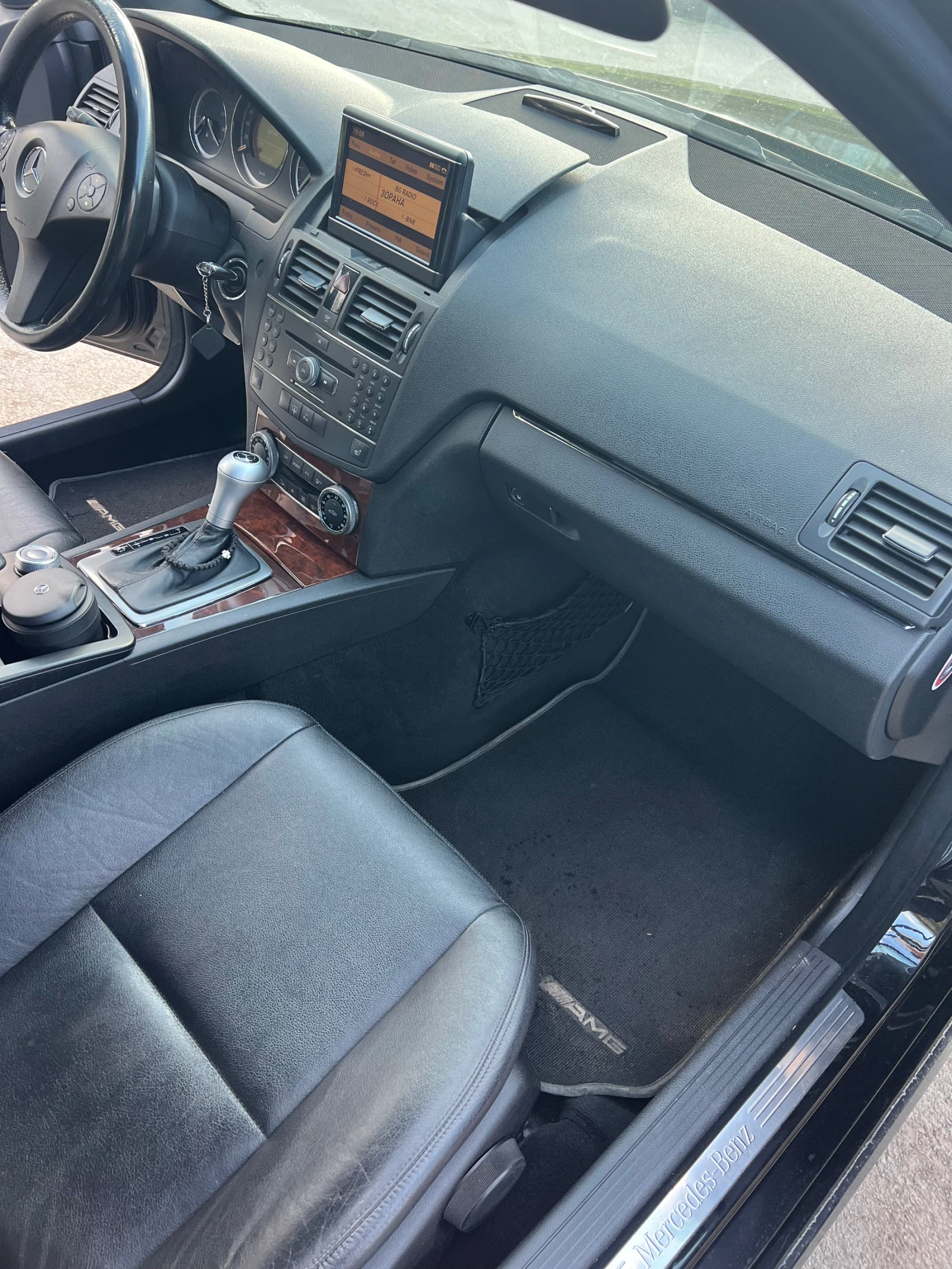 Mercedes-Benz C 320, снимка 14 - Автомобили и джипове - 56047941