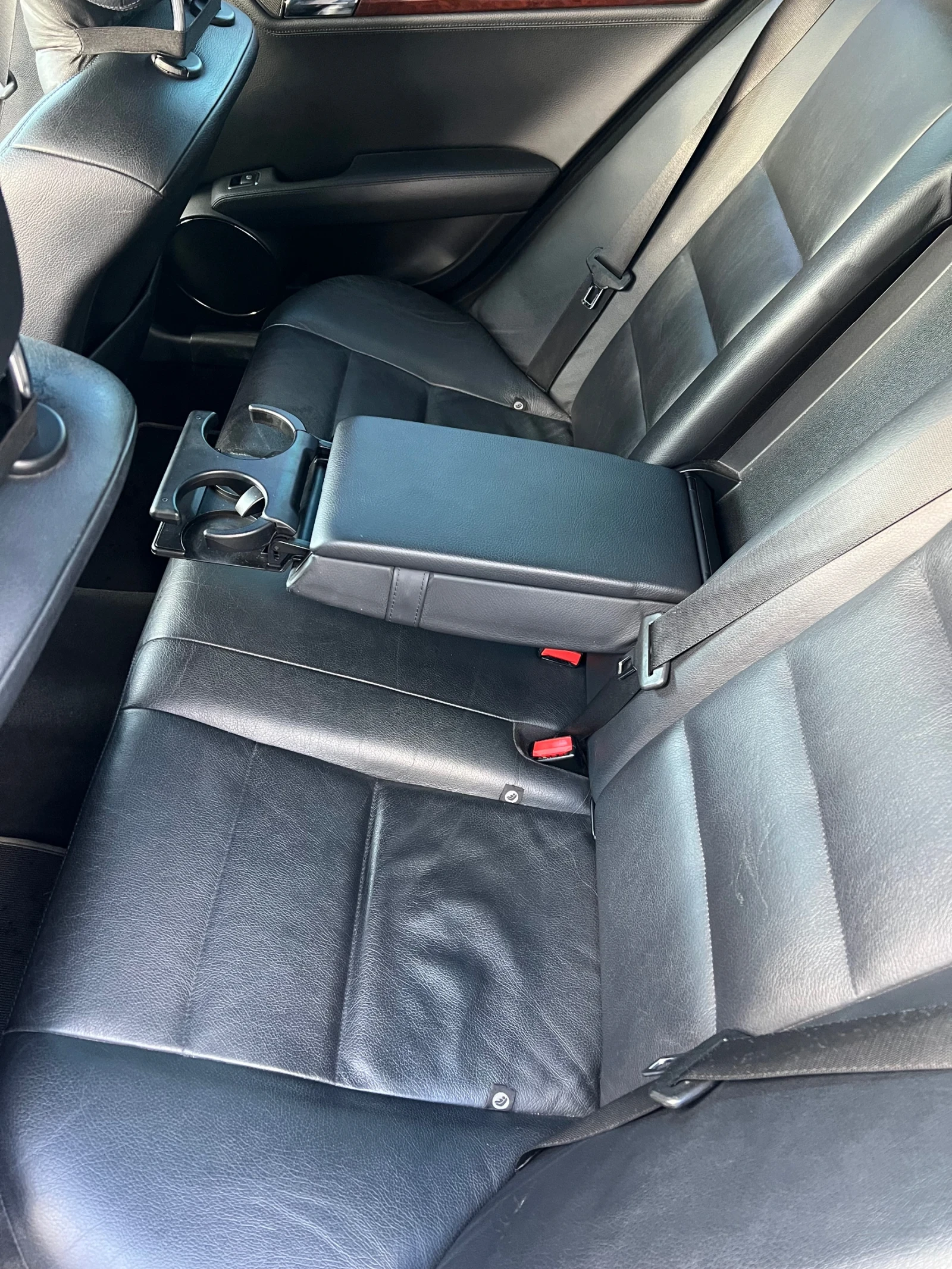 Mercedes-Benz C 320, снимка 12 - Автомобили и джипове - 56047941