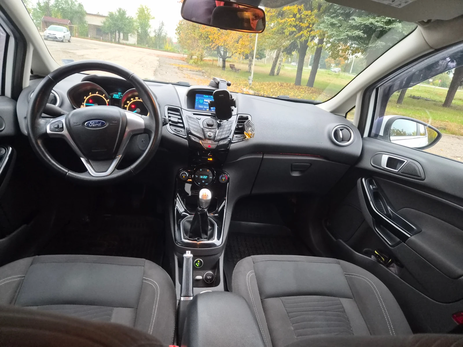Ford Fiesta, снимка 6 - Автомобили и джипове - 56741930