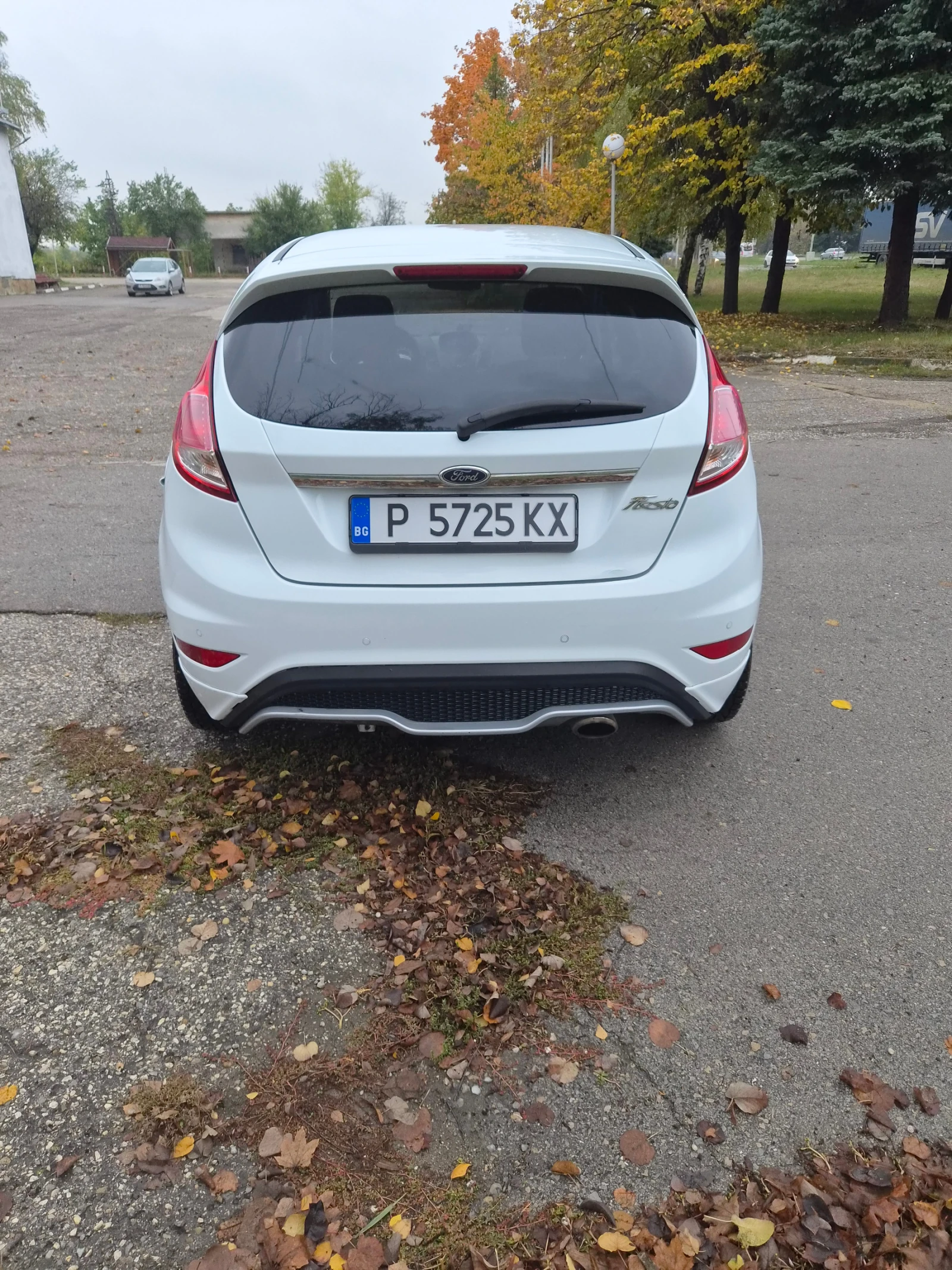 Ford Fiesta, снимка 5 - Автомобили и джипове - 56741930