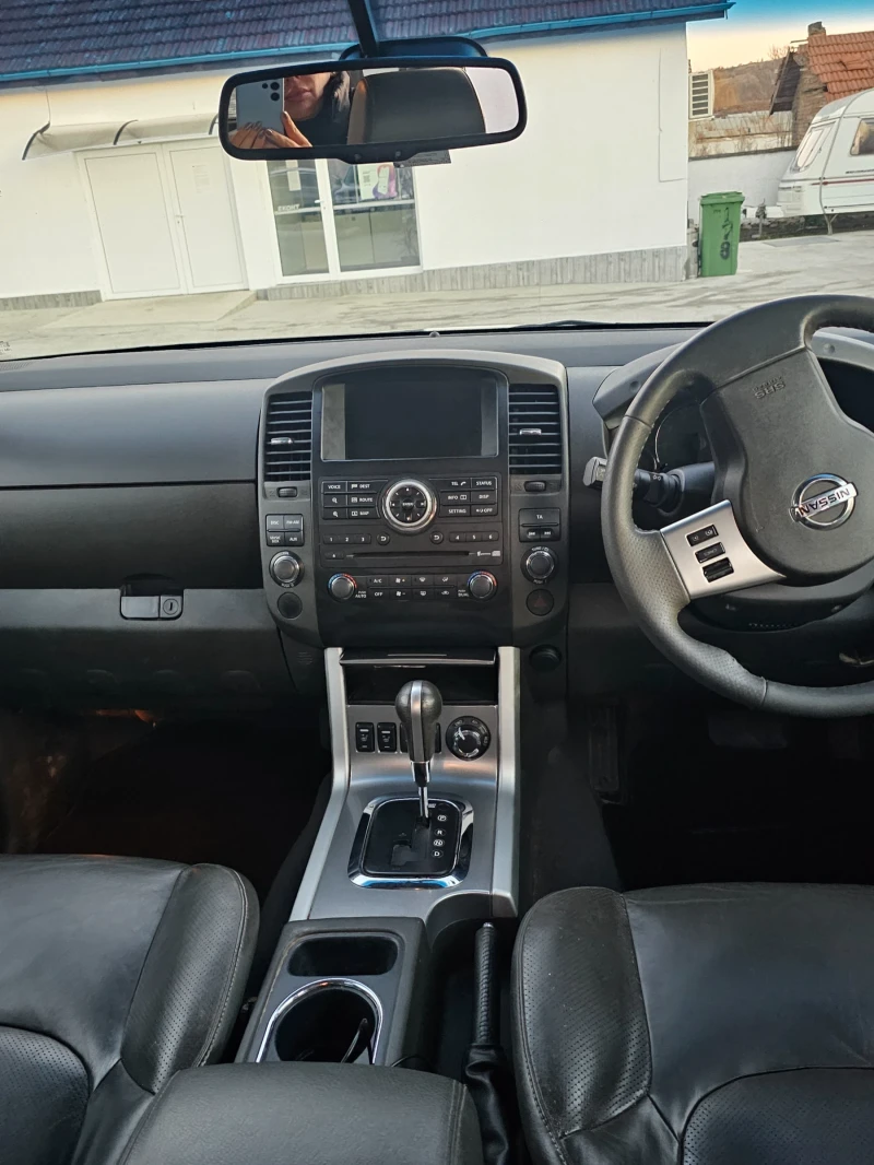 Nissan Navara Пикап, снимка 7 - Автомобили и джипове - 48089396