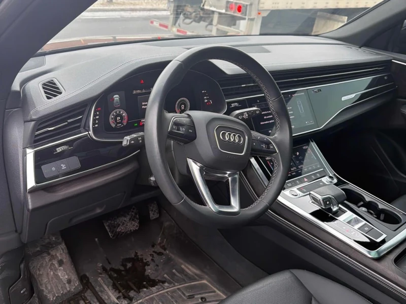 Audi Q8 * Progressiv * CARFAX * БЕЗ ПЪРВОНАЧАЛНА ВНОСКА, снимка 5 - Автомобили и джипове - 52882723