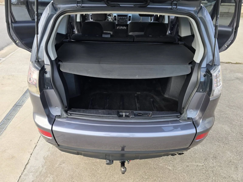 Mitsubishi Outlander 2.0DID 4X4 , снимка 9 - Автомобили и джипове - 52933979