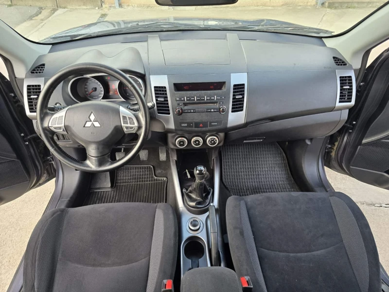 Mitsubishi Outlander 2.0DID 4X4 , снимка 14 - Автомобили и джипове - 52933979