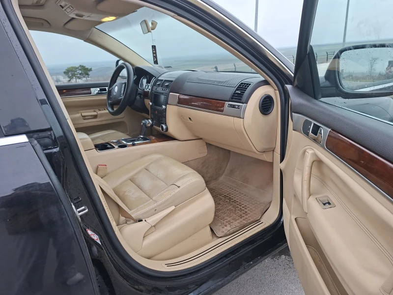 VW Touareg, снимка 12 - Автомобили и джипове - 53295737