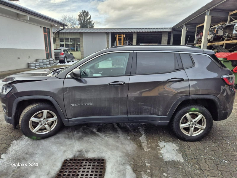 Jeep Compass 1.6D* LIMITED* EURO6D* LED/XENON* NAVI* CAMERA* , снимка 3 - Автомобили и джипове - 53377410