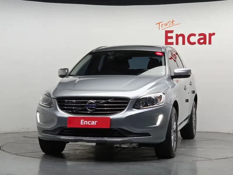 Volvo XC60 D4, снимка 3 - Автомобили и джипове - 56356423