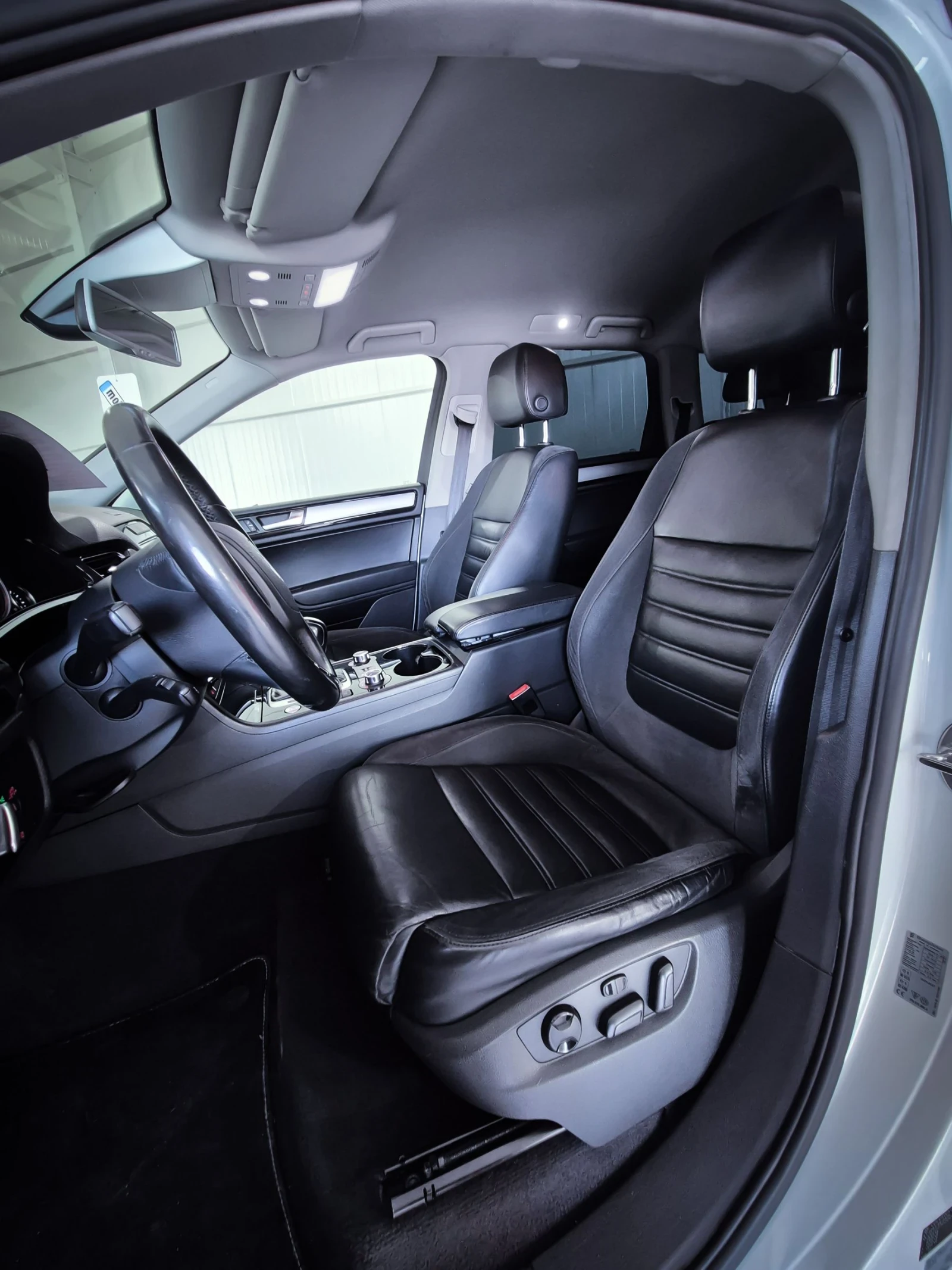 VW Touareg 3.0 TDI R Line - изображение 5