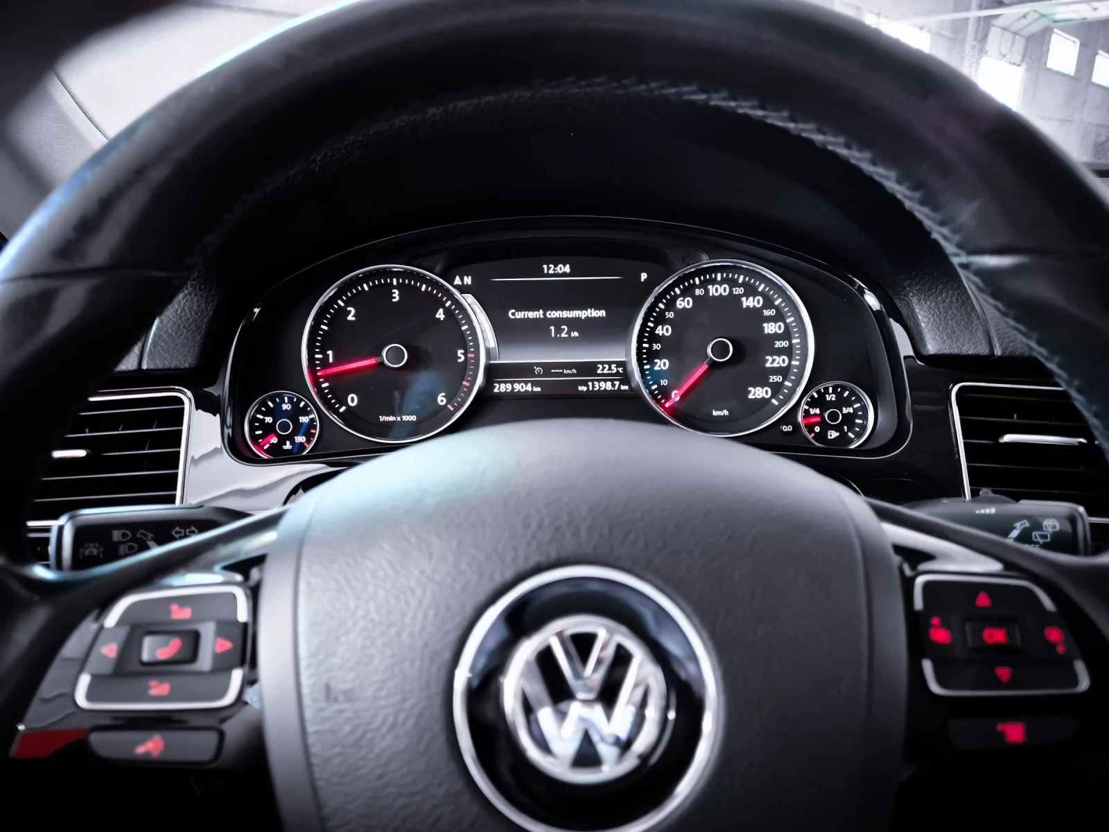 VW Touareg 3.0 TDI R Line - изображение 8
