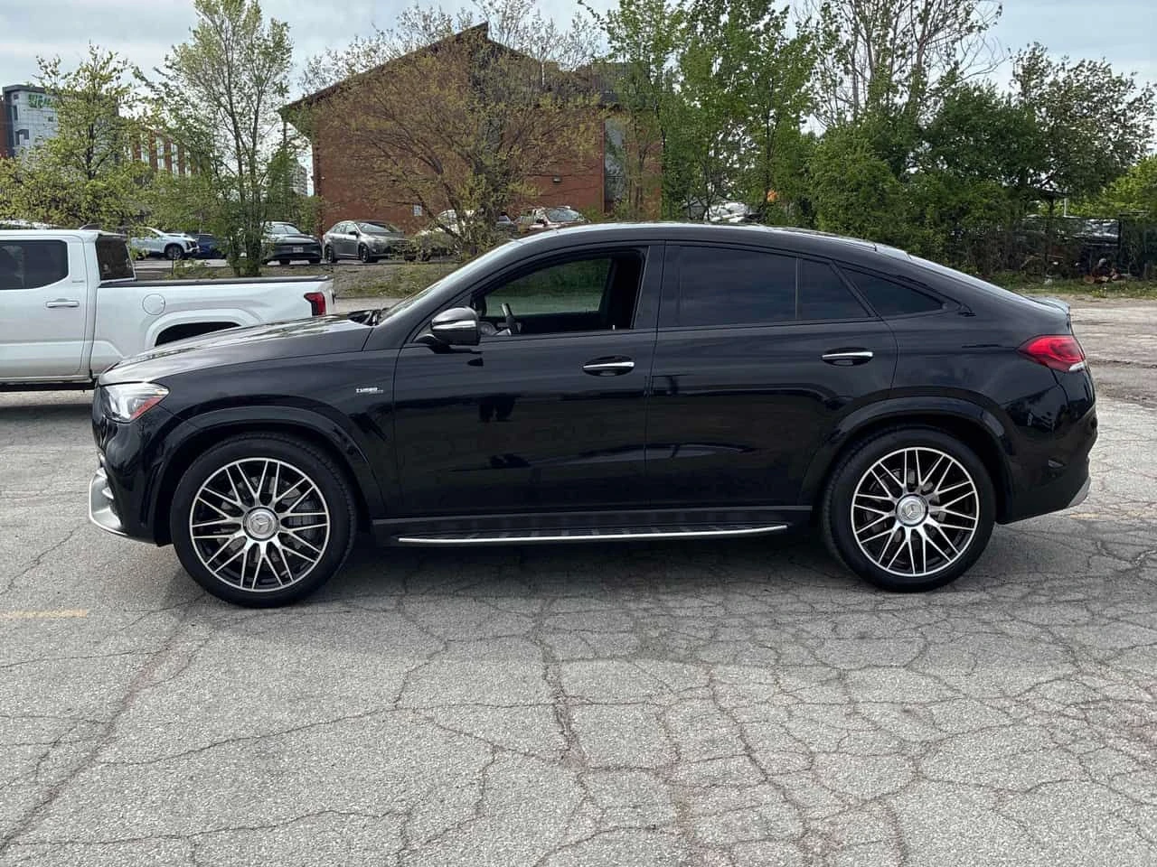 Mercedes-Benz GLE 53 4MATIC * AMG * ДИСТРОНИК * ОБДУХВАНЕ * BURMESTER * ПАНО, снимка 2 - Автомобили и джипове - 54624053