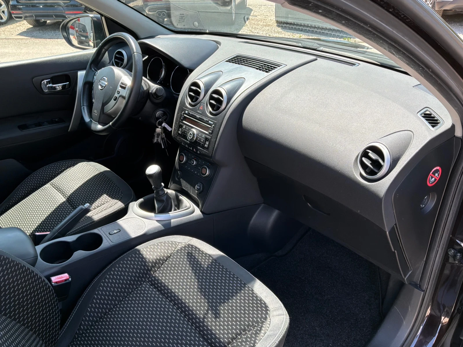Nissan Qashqai 1.5D 106к.с 6ск. 2009г., снимка 16 - Автомобили и джипове - 54700208
