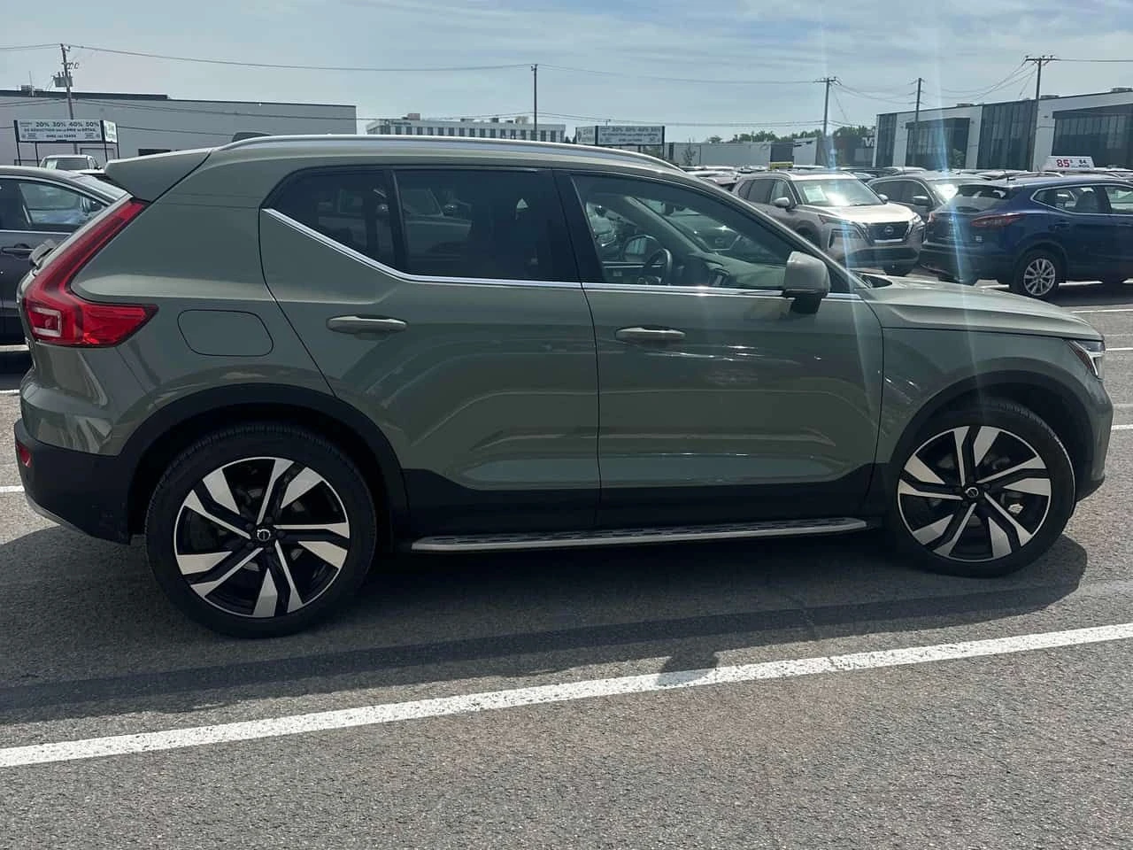 Volvo XC40 Ultimate Bright Theme  CARFAX, снимка 3 - Автомобили и джипове - 54911716