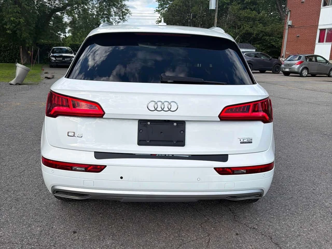 Audi Q5 KOMFORT QUATTRO * ПАНОРАМА* ПОДГРЕВИ* КАМЕРА* , снимка 5 - Автомобили и джипове - 55024299