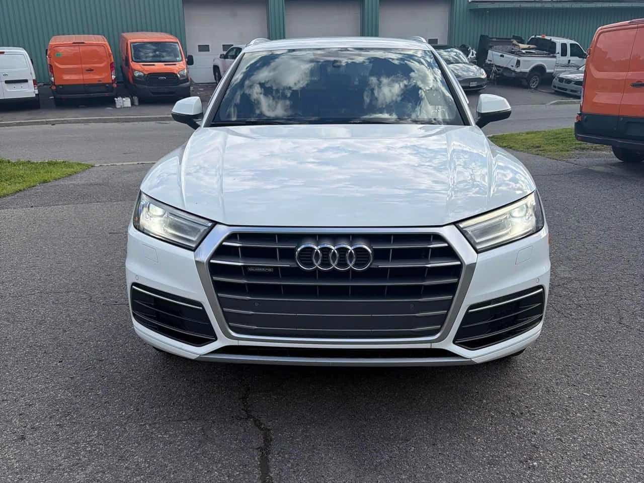 Audi Q5 KOMFORT QUATTRO * ПАНОРАМА* ПОДГРЕВИ* КАМЕРА* , снимка 2 - Автомобили и джипове - 55024299