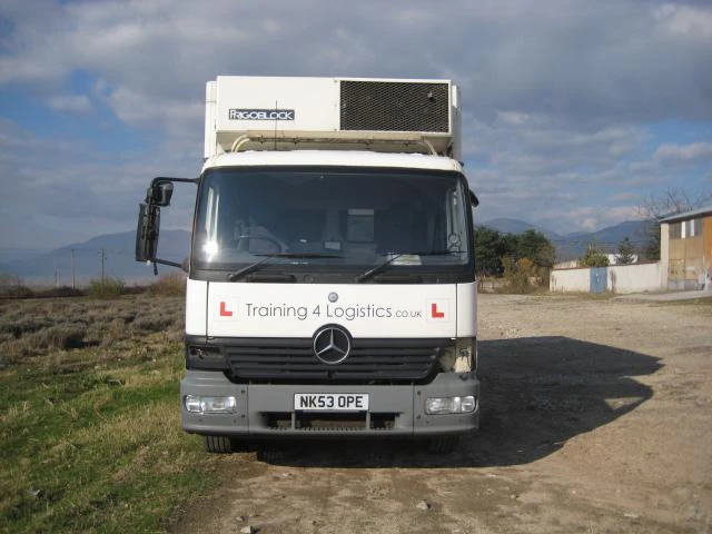 Mercedes-Benz Atego 1323 На части, снимка 3 - Камиони - 16427607