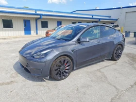 ������ Tesla Model Y