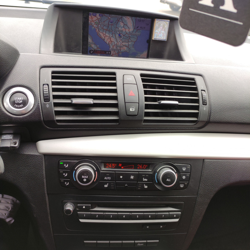 BMW 120 Фейслифт навигация, снимка 3 - Автомобили и джипове - 40617727