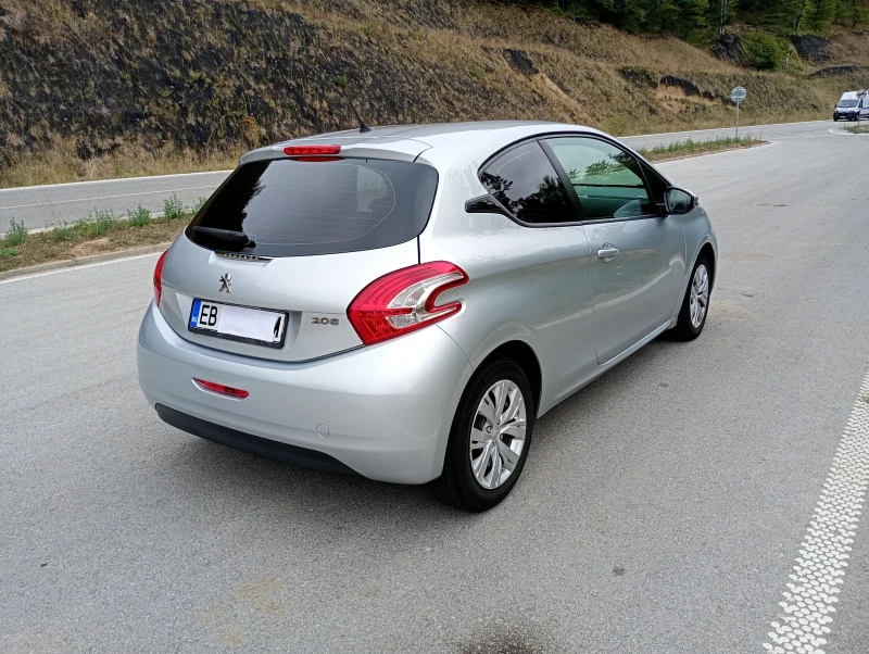 Peugeot 208 1.2VTI, снимка 4 - Автомобили и джипове - 49205554