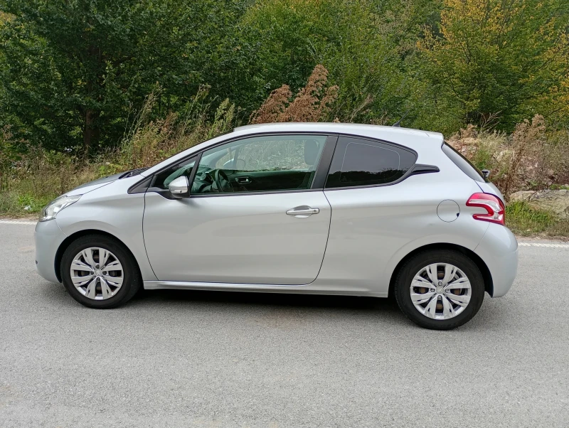 Peugeot 208 1.2VTI, снимка 7 - Автомобили и джипове - 49205554