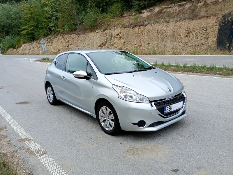 Peugeot 208 1.2VTI, снимка 2 - Автомобили и джипове - 49205554