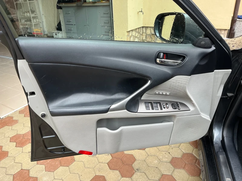 Lexus IS 220d 2.2 177 k s , снимка 9 - Автомобили и джипове - 51746973