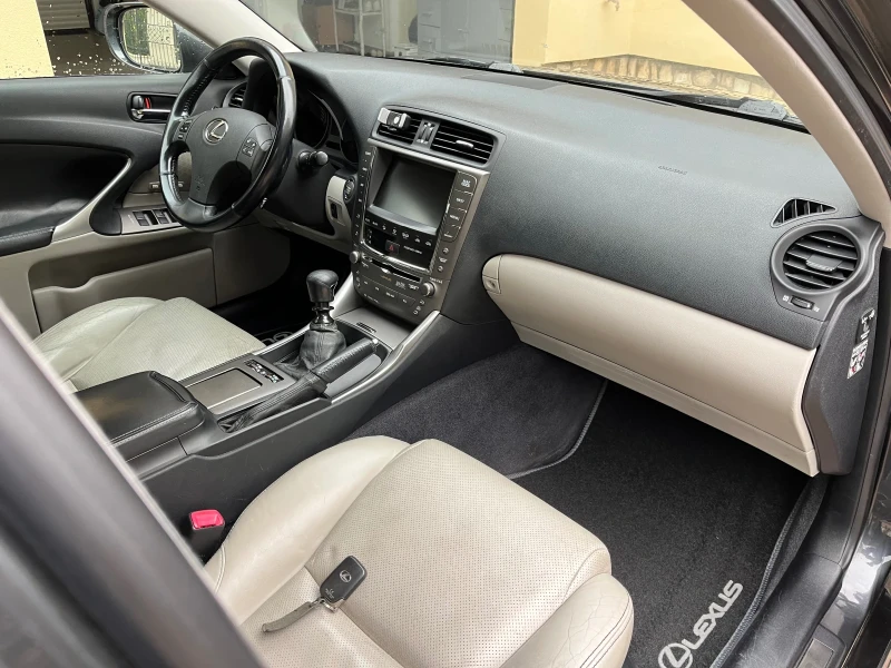 Lexus IS 220d 2.2 177 k s , снимка 11 - Автомобили и джипове - 51746973