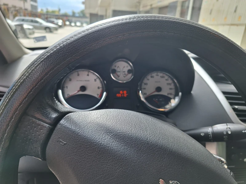 Peugeot 207 1.4i, снимка 13 - Автомобили и джипове - 52059118