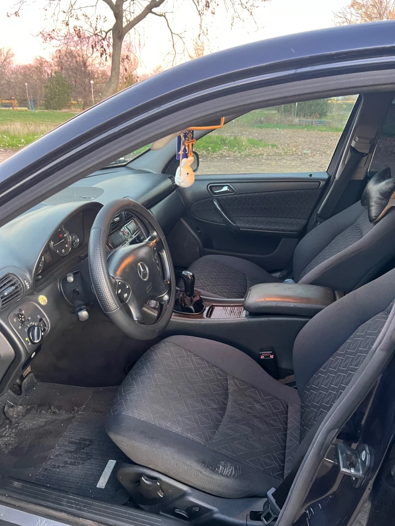 Mercedes-Benz C 220 CDI, снимка 5 - Автомобили и джипове - 52454143