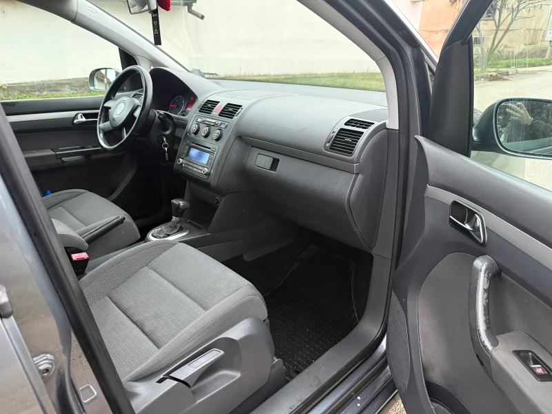 VW Touran * 1.9Tdi * Автомат, снимка 5 - Автомобили и джипове - 53214725