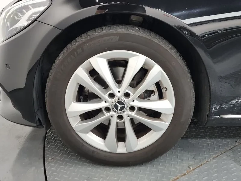 Mercedes-Benz C 220 - САМО 30% АВАНС, снимка 5 - Автомобили и джипове - 55405114