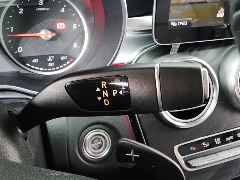 Mercedes-Benz C 220 - САМО 30% АВАНС, снимка 9 - Автомобили и джипове - 55405114