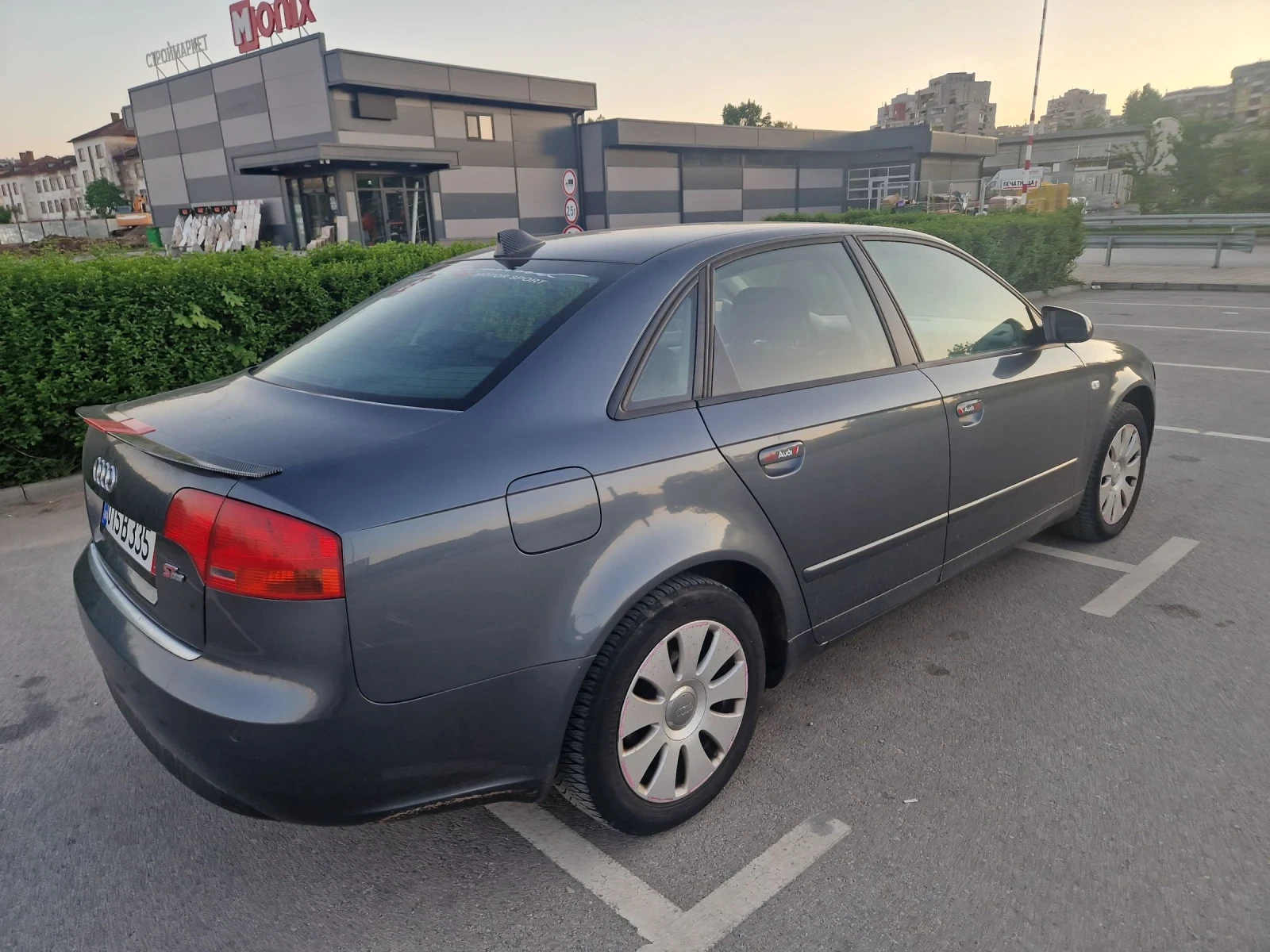 Audi A4 2.0i klimatron - изображение 4
