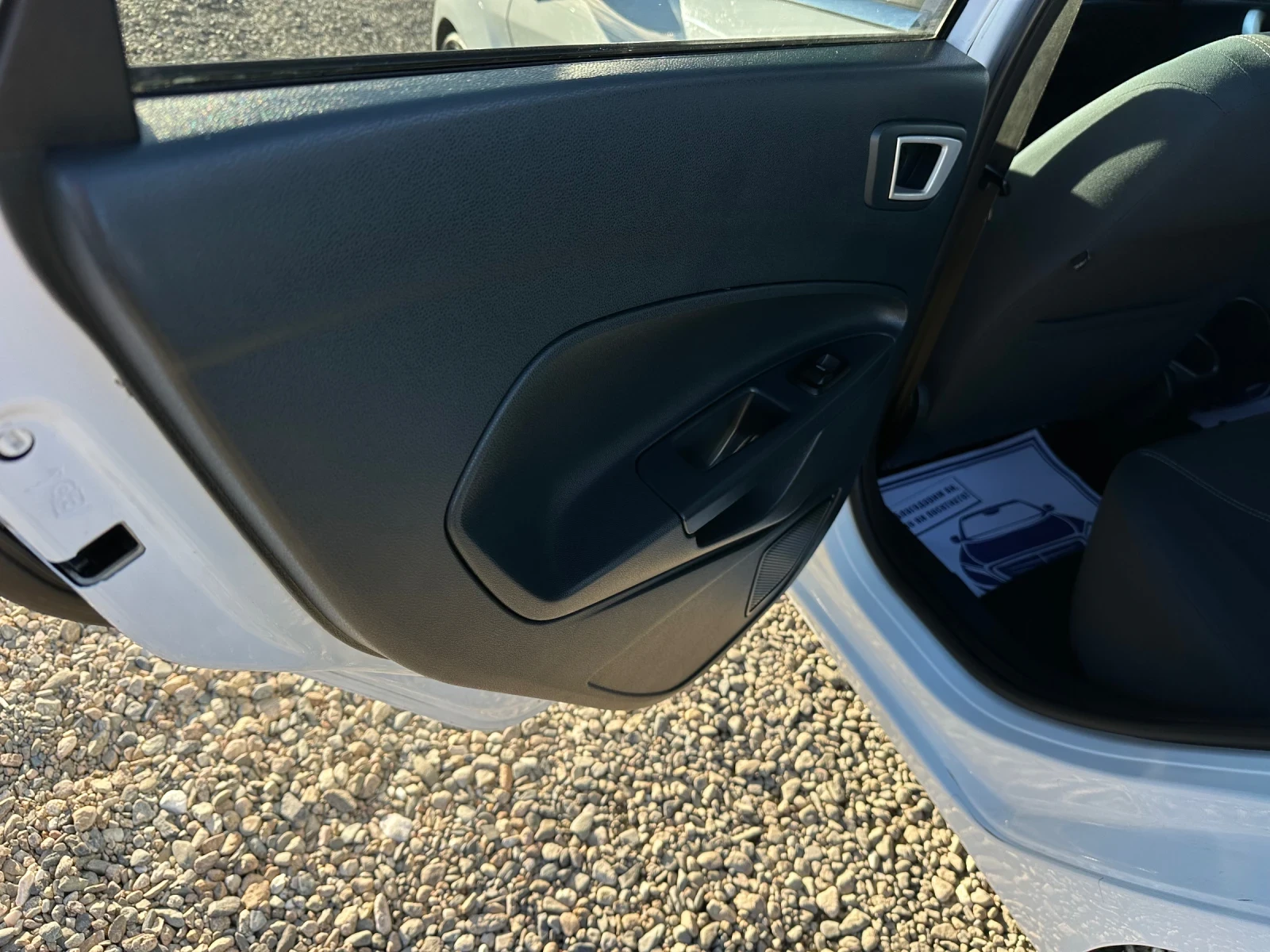 Ford Fiesta 1.4i* TiTANIUM* LPG*  | Mobile.bg — изображение 8