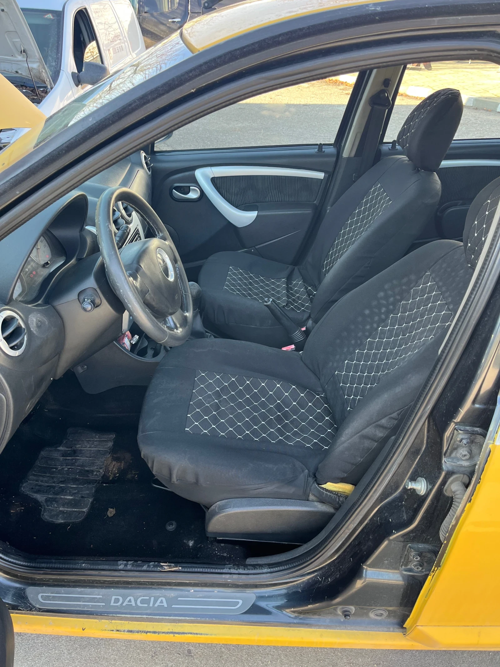 Dacia Sandero 1, 4  - изображение 4