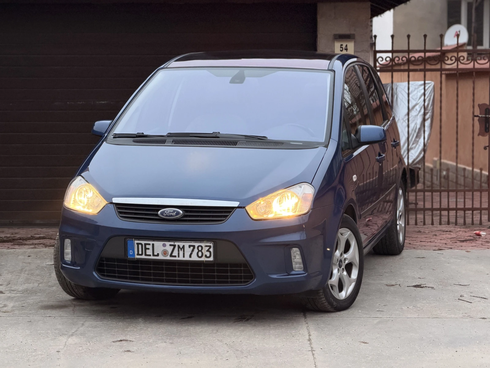 Ford C-max 1.8i | Facelift | Стъклен таван | ТОП ! - изображение 2