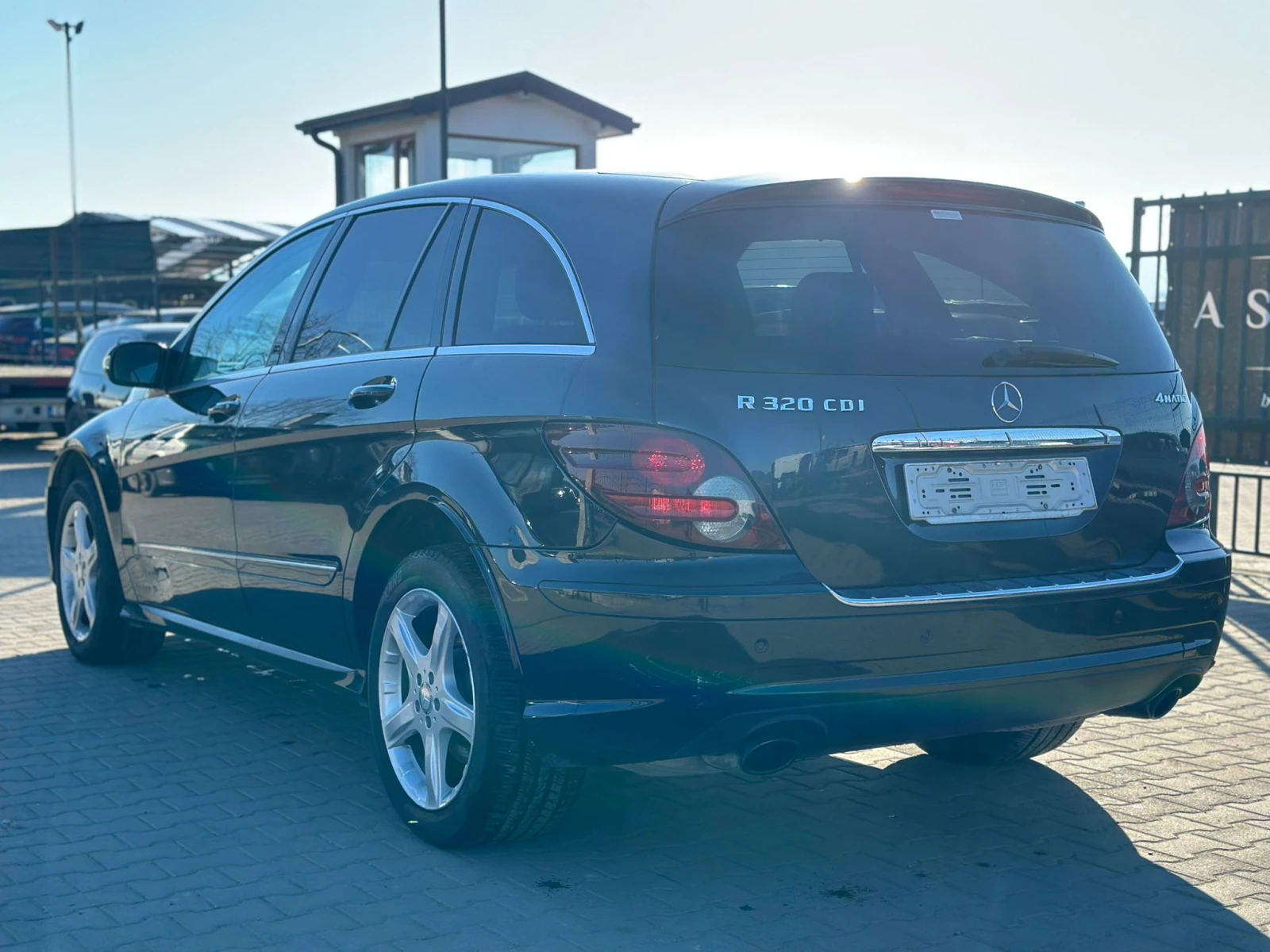 Mercedes-Benz R 320 / 4MATIC / SPORT / 6+ 1 /, снимка 3 - Автомобили и джипове - 53734311