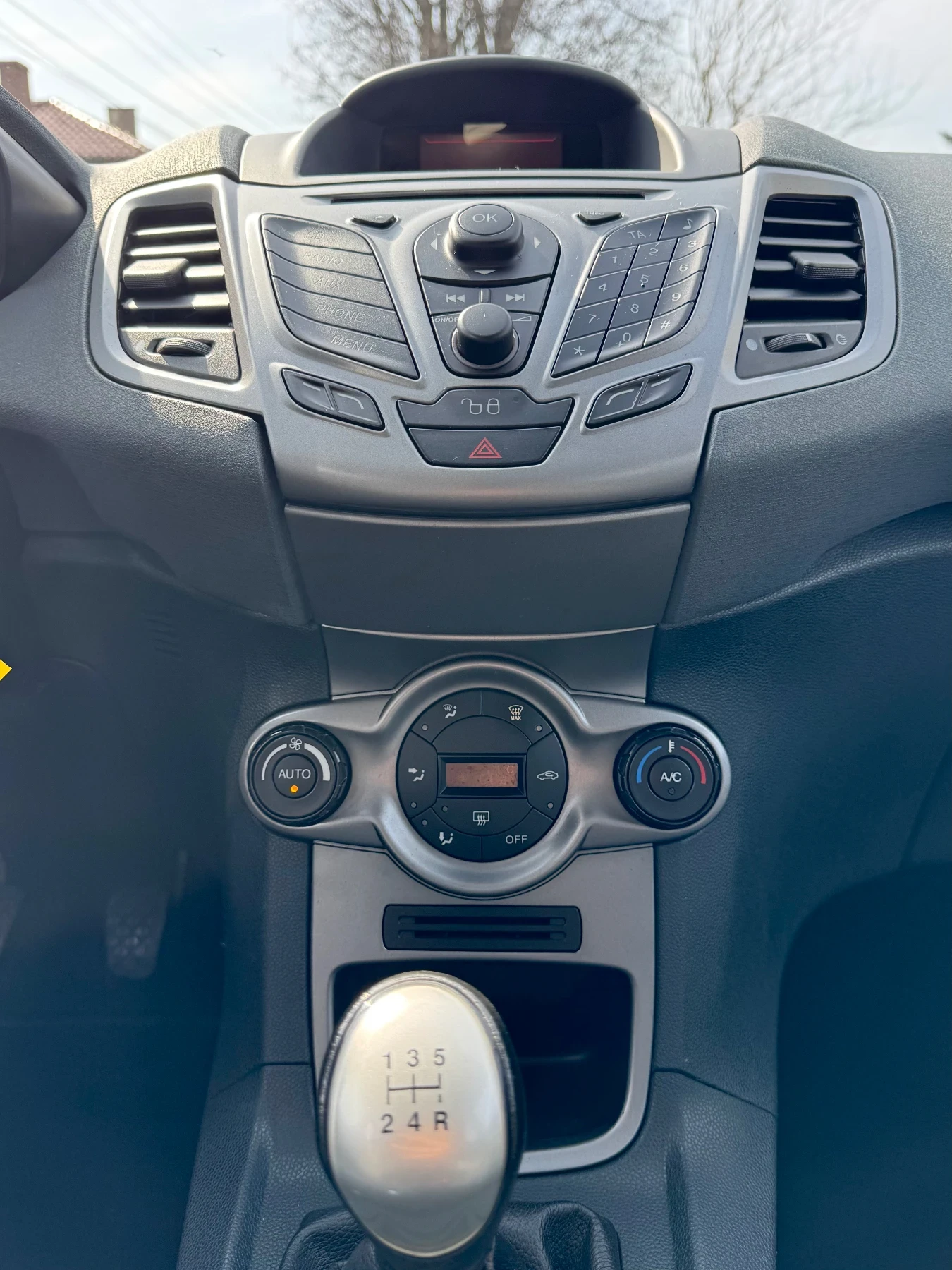 Ford Fiesta 1.4TDCI, снимка 12 - Автомобили и джипове - 53979054