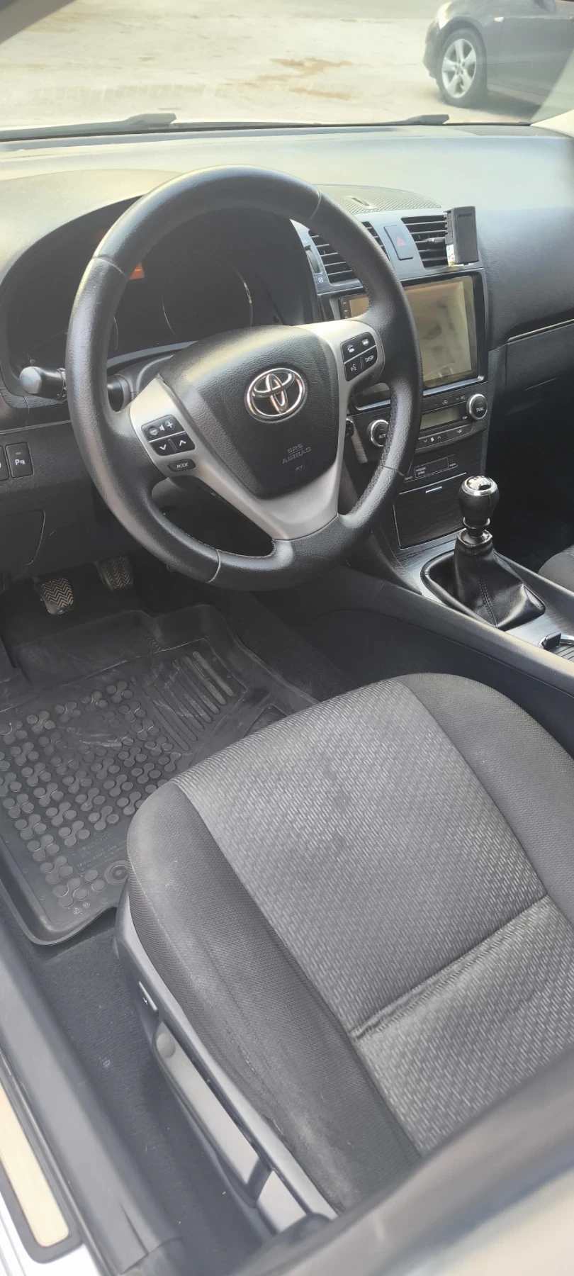 Toyota Avensis, снимка 11 - Автомобили и джипове - 53981311