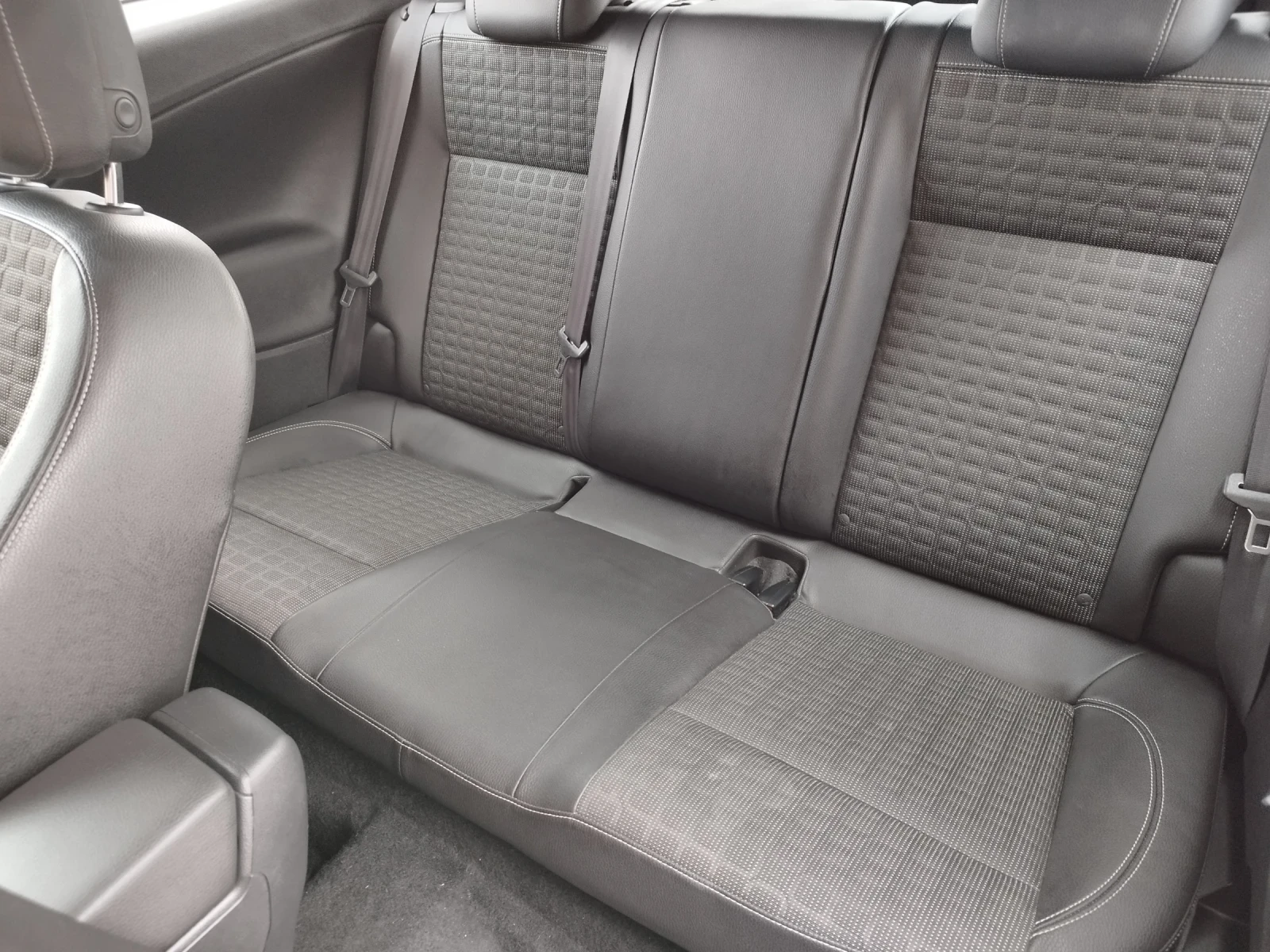 Opel Astra 1.7 GTC, 131к.с., 108000 км., снимка 10 - Автомобили и джипове - 54083667