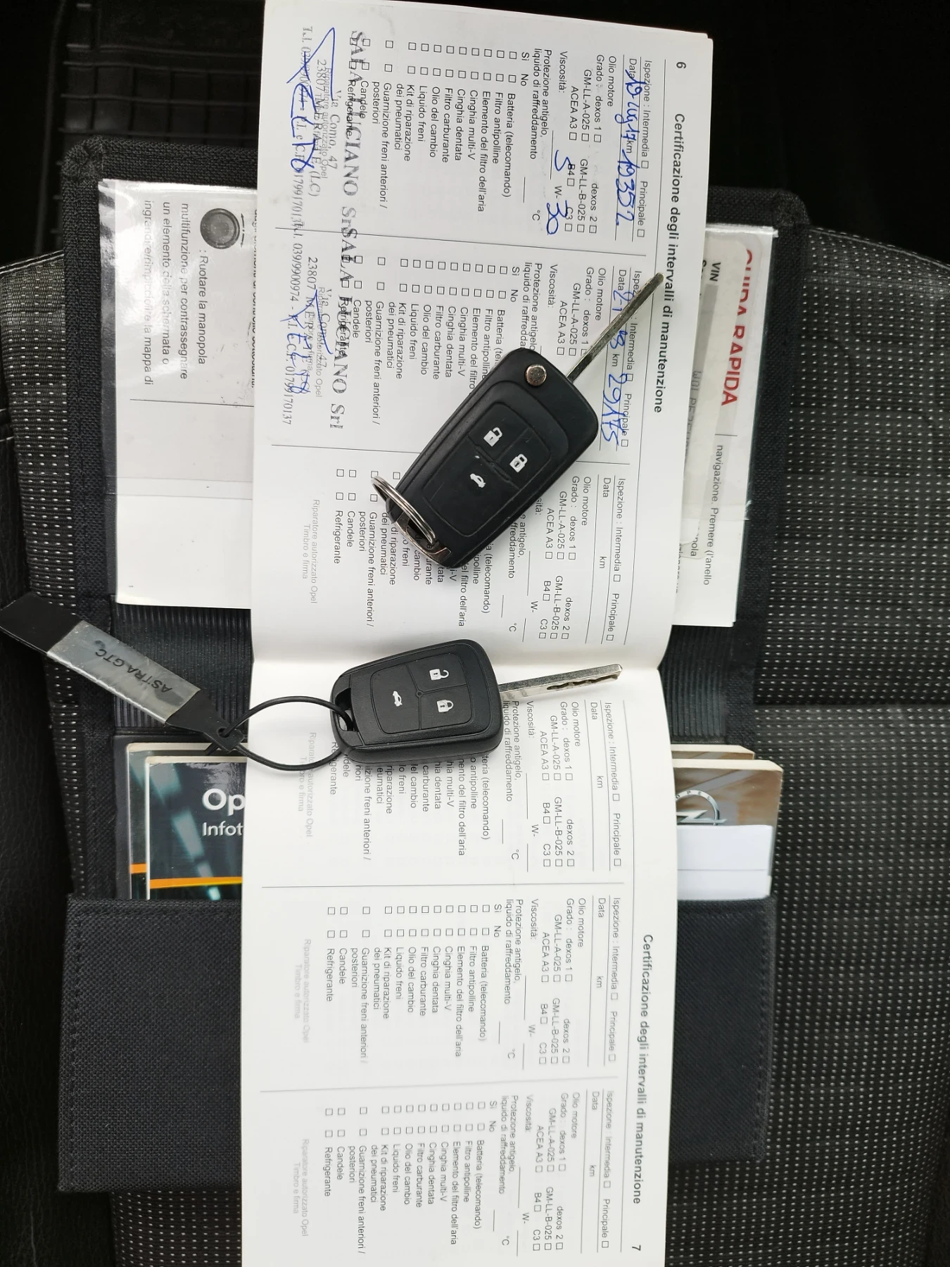 Opel Astra 1.7 GTC, 131к.с., 108000 км., снимка 15 - Автомобили и джипове - 54083667